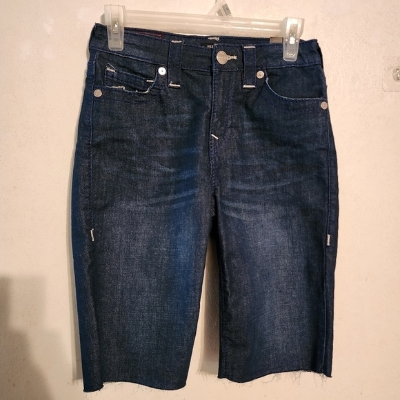True Religion Riley Short Mid Rise Bermuda Jean Shorts Raw Hem Size 27 NWT - Picture 1 of 15